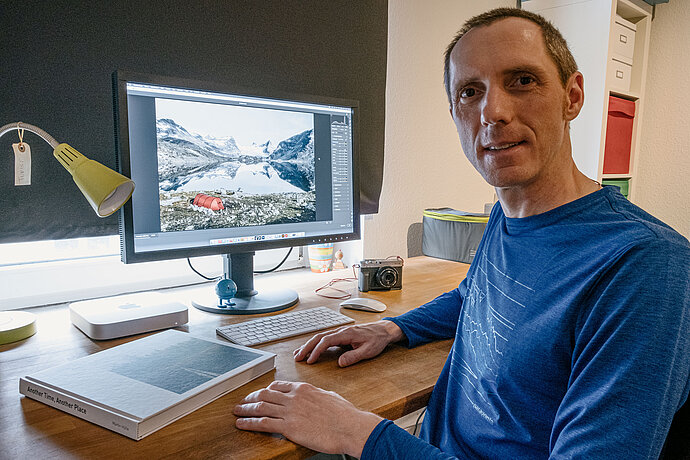 Fotograaf Martin Hülle werkt op de EIZO ColorEdge CS2740 grafische monitor.
